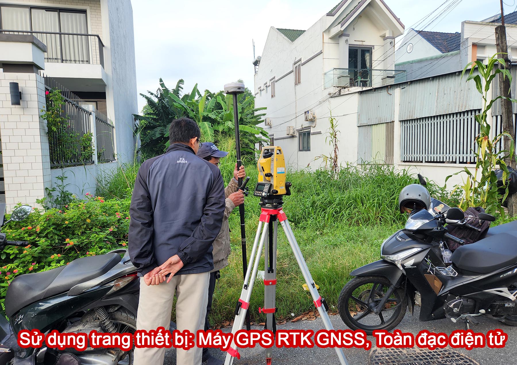 Sử dụng trang thiết bị Máy GPS RTK GNSS Toàn đạc điện tử.jpg (604 KB)