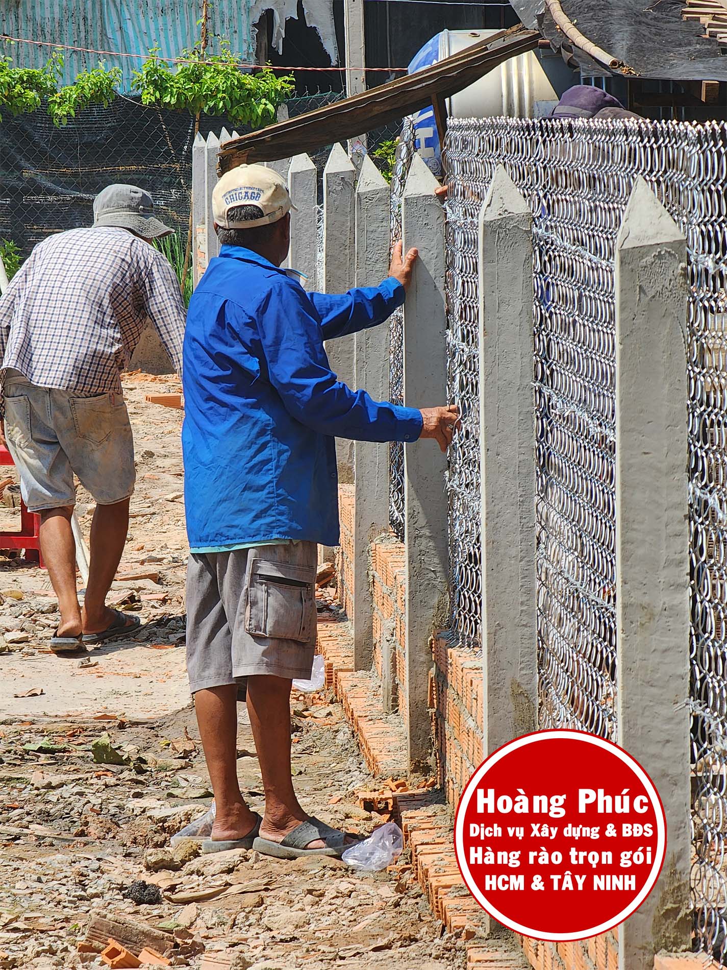 Hàng rào gạch ống và lưới B40.jpg (636 KB)